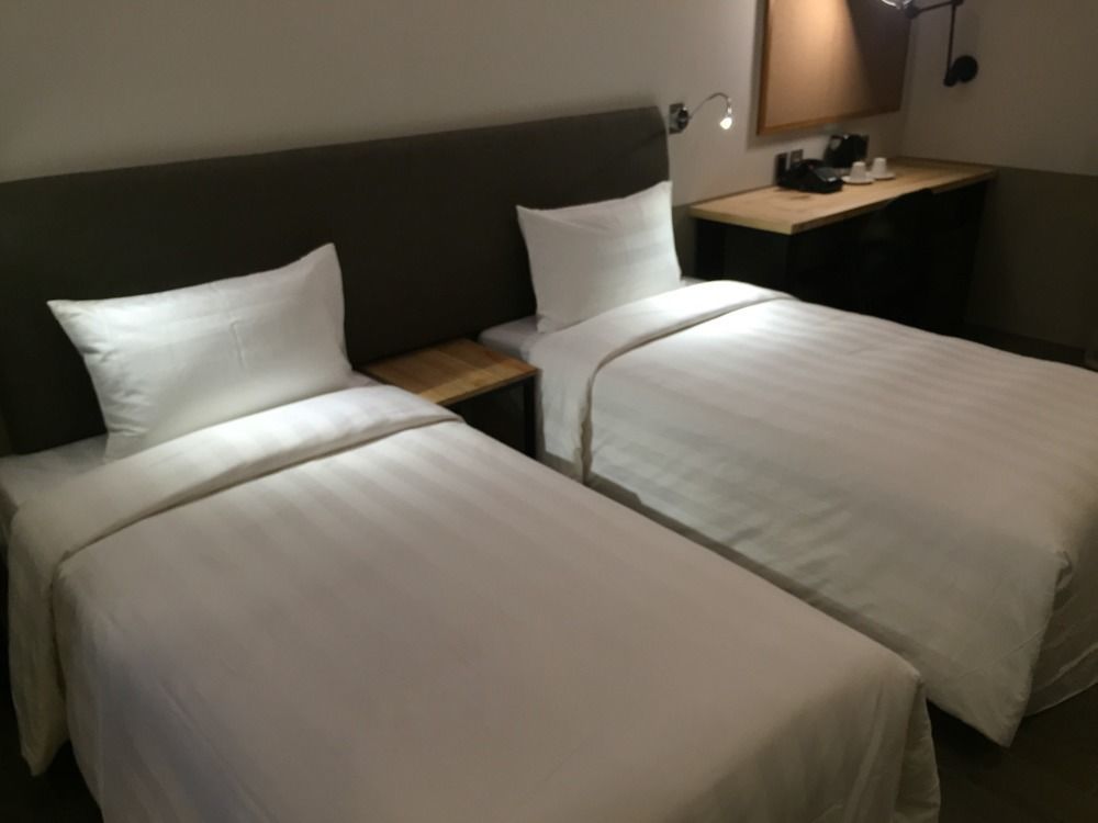 Hotel Papa Whale Тайбэй Экстерьер фото